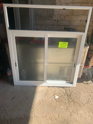 Ventana aluminio blanco