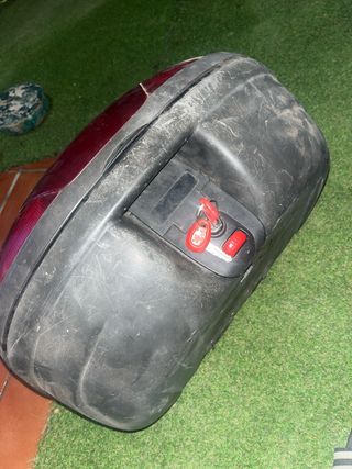 Baúl moto con soporte