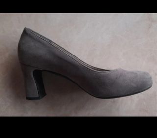 Scarpe Décolleté con Tacco Largo, ottime condizion