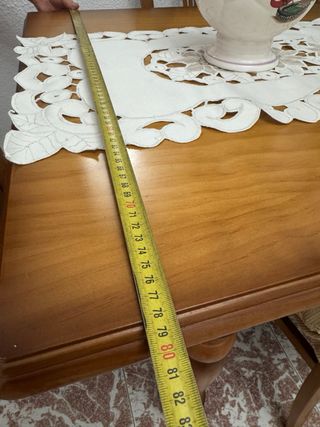 Mesa de comedor de madera