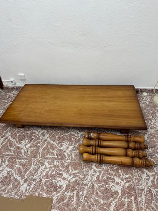 Mesa de comedor de madera