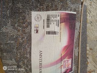 Alfombra estilo abstracto beige y dorado