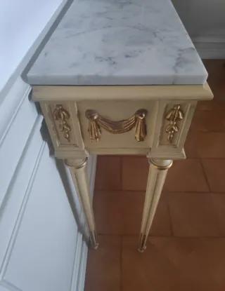 Consola estilo francés con mármol