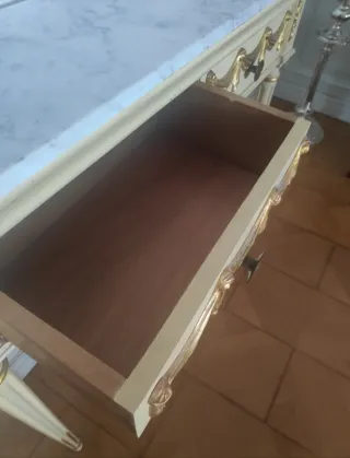 Consola estilo francés con mármol