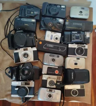 Lotto 21 fotocamere vintage
