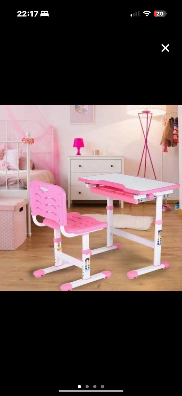 Escritorio y silla infantil rosa