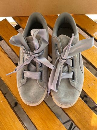 Zapatillas Puma grises con lazo