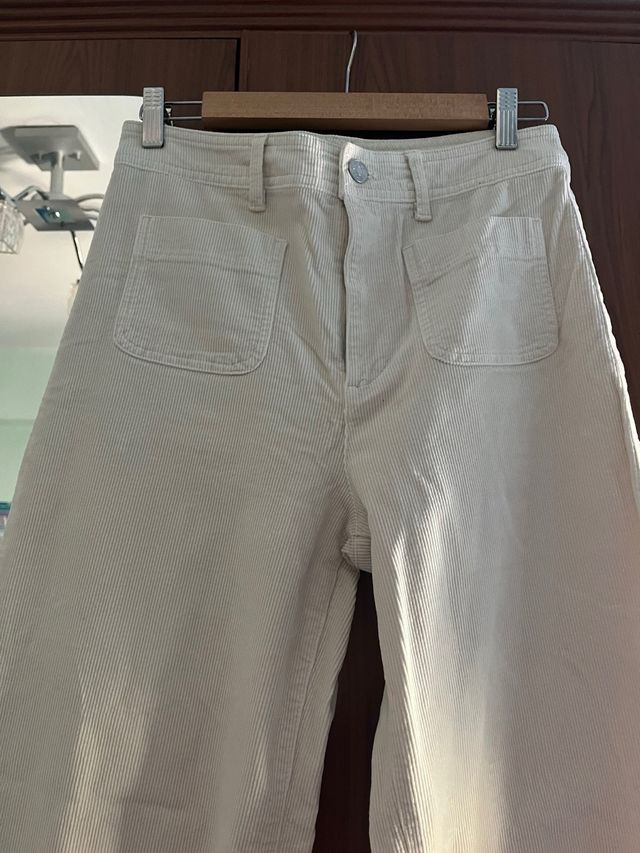 Pantalón con bolsillos