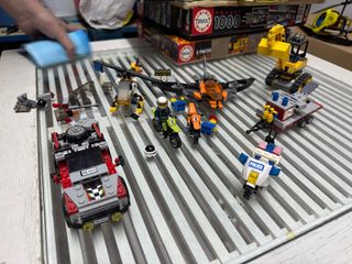 Lego: Vehículos y Figuras