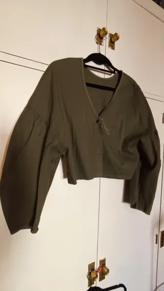 Torera verde militar manga abullonada