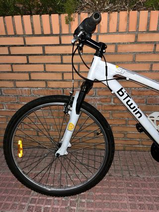 Bicicleta B'Twin Blanca