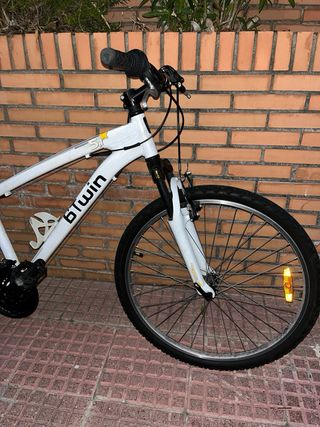 Bicicleta B'Twin Blanca