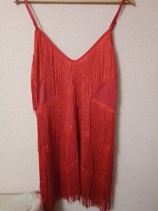 Vestido de lentejuelas dorado y negro