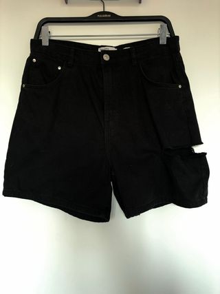 Pull&Bear Shorts Negros Rotos Talla M
