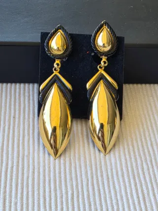 Pendientes bisutería metal dorado y negro