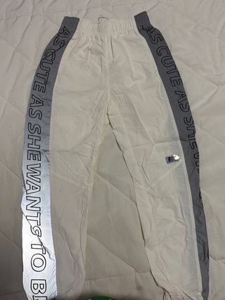 Pantalones Bershka grises y blancos talla S