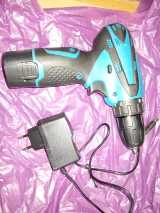 Taladro Atornillador Bateria con cargador 
