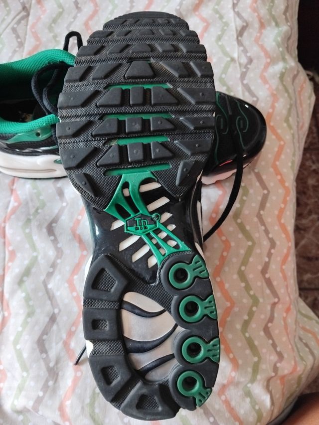 Zapatillas Nike Negras y Verdes