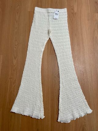 Pantalón acampanado Mango