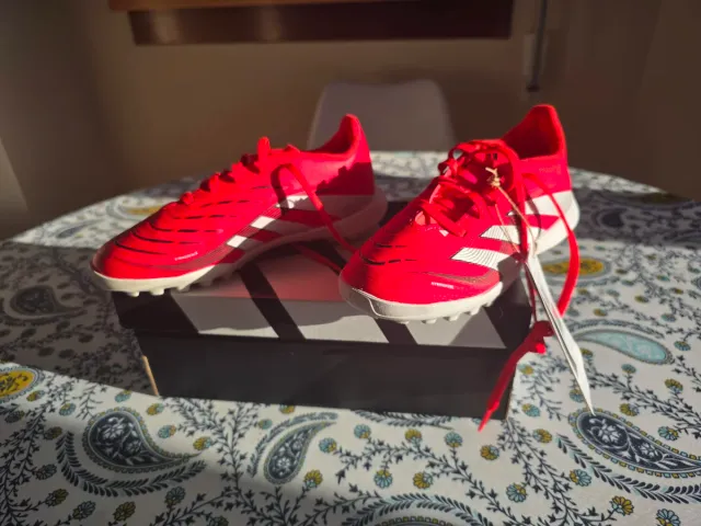 Adidas Predator League Botas Fútbol Rojas. Talla33