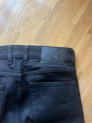 Pantalón vaquero negro