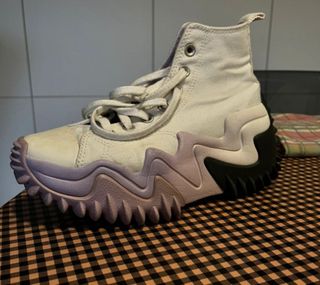 Zapatillas Converse plataforma blancas y moradas