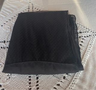 Chal negro mujer