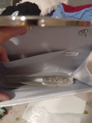 Bolso de fiesta plateado con brillos
