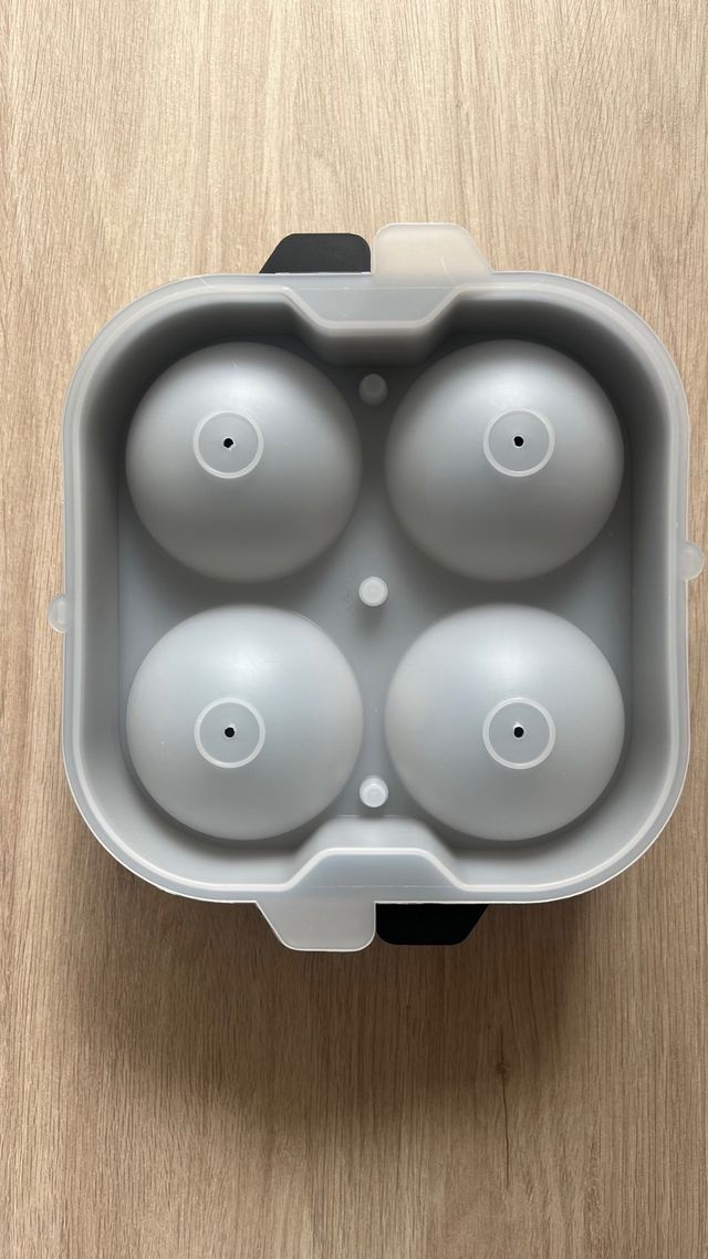 Hielera Grandes Bolas