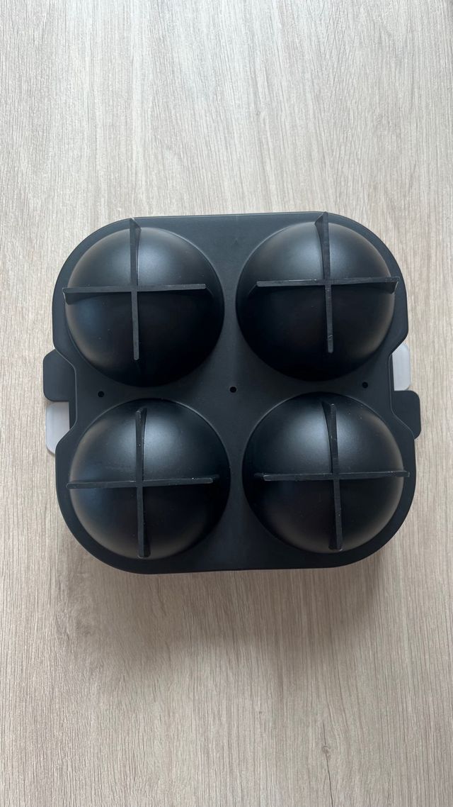 Hielera Grandes Bolas