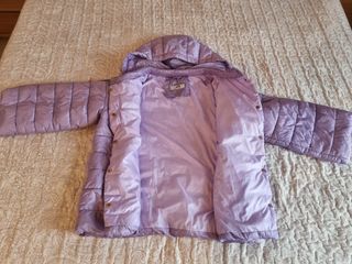 Piumino viola con cappuccio