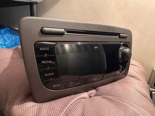 Radio Seat Ibiza 6J 2013