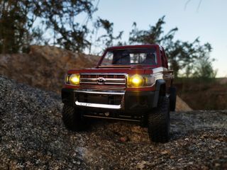 Coche RC Toyota Land Cruiser Rojo