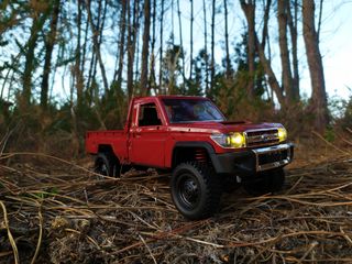 Coche RC Toyota Land Cruiser Rojo
