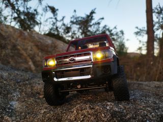 Coche RC Toyota Land Cruiser Rojo