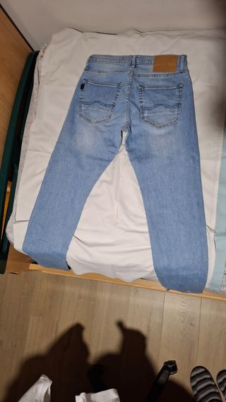 Pantalones vaqueros rotos 14-15 años