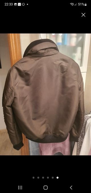 Cazadora Calvin Klein Marrón con Cuello Negro