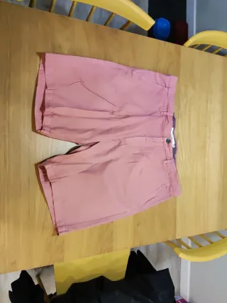 Pantalón corto rojo H&M talla 38