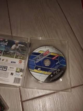 PES 2013 PS3 
A 8 EUR