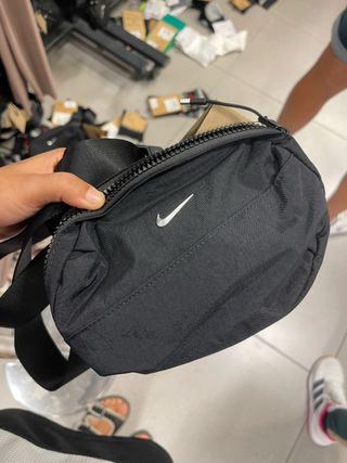 Riñonera Nike Negra