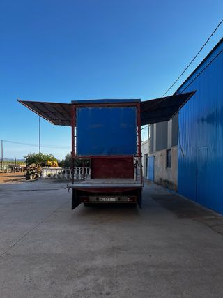 Camión 3500kg basculante