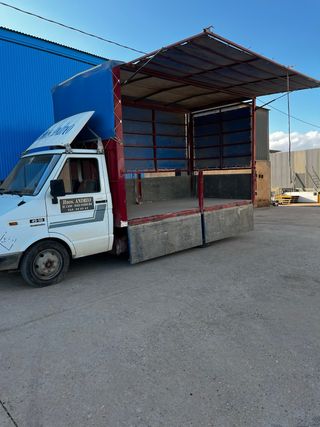 Camión 3500kg basculante