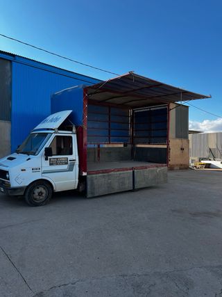 Camión 3500kg basculante