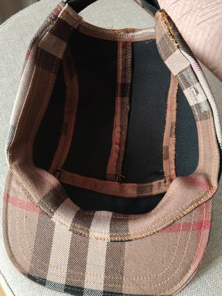 Gorra Burberry Cuadros upcycling 