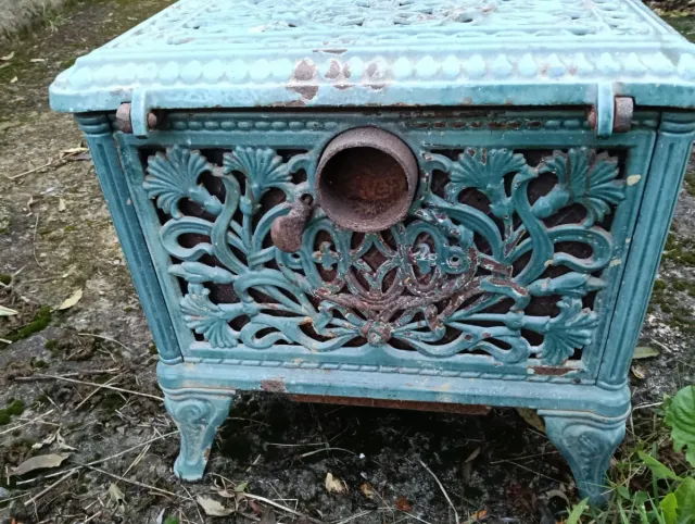 Estufa de leña antigua francesa scott