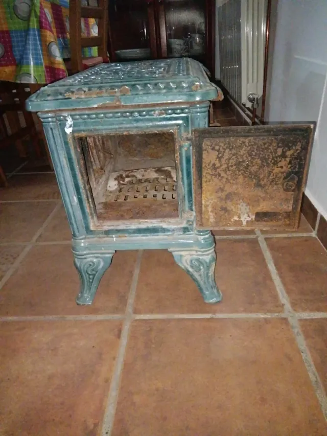 Estufa de leña antigua francesa scott