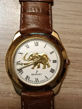 Reloj Nowley Dorado y Marrón Nuevo