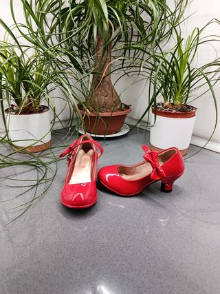 Zapatos rojos niña talla 27