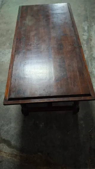 Mesa de centro rústica de madera