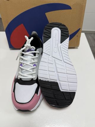 Zapatillas Champion Blancas y Rosas